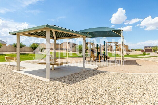 Building Photo - Large Home in Coolidge