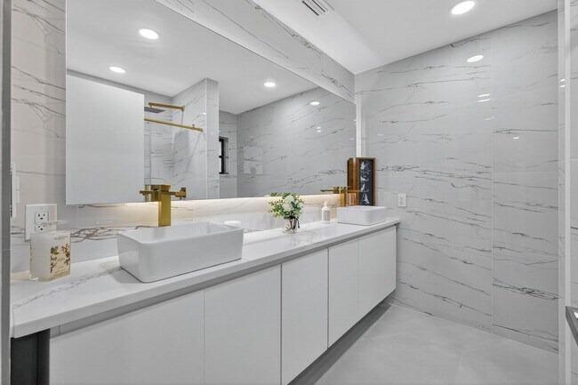 Building Photo - 10924 Roebelini Palm Ct
