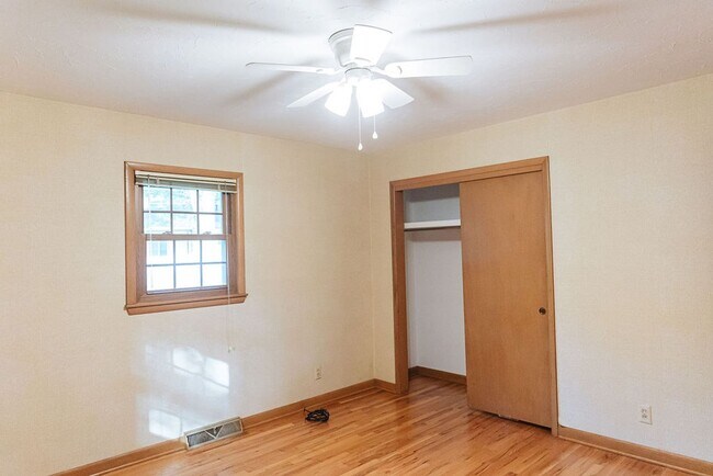 Building Photo - 3 Bed 3 Bath Home