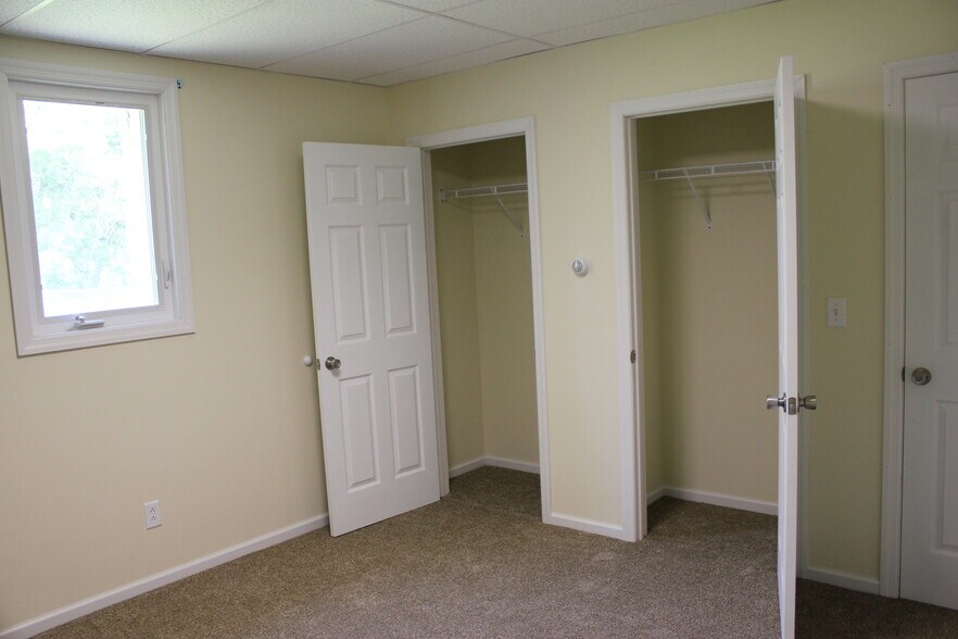 Building Photo - 156 May Ave