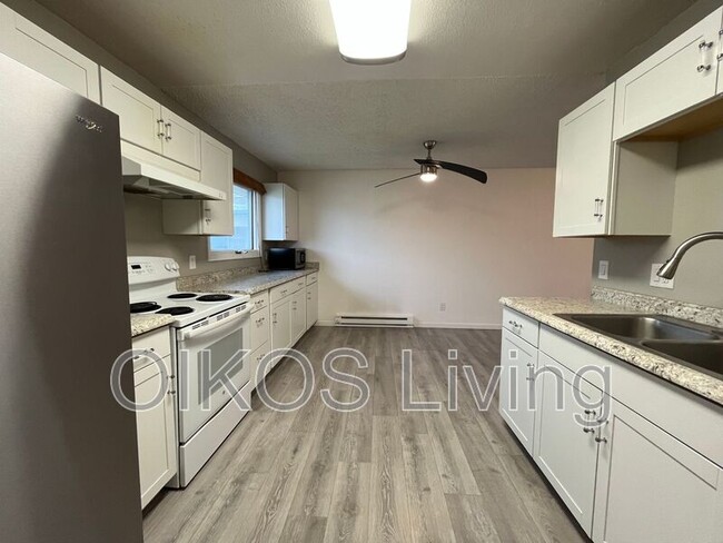 Building Photo - 8110 E 16th Ave