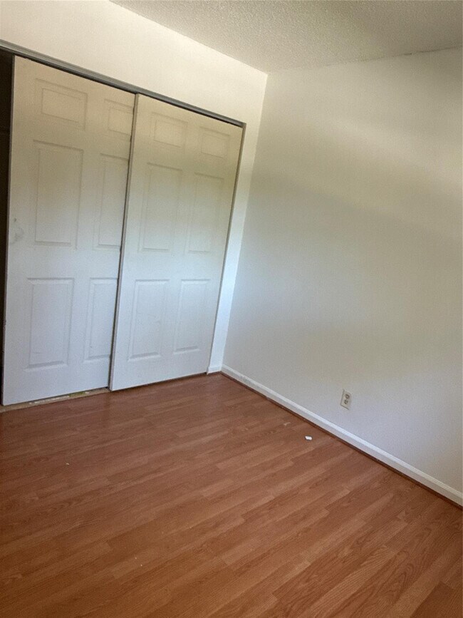 Building Photo - 115 San Remo Blvd