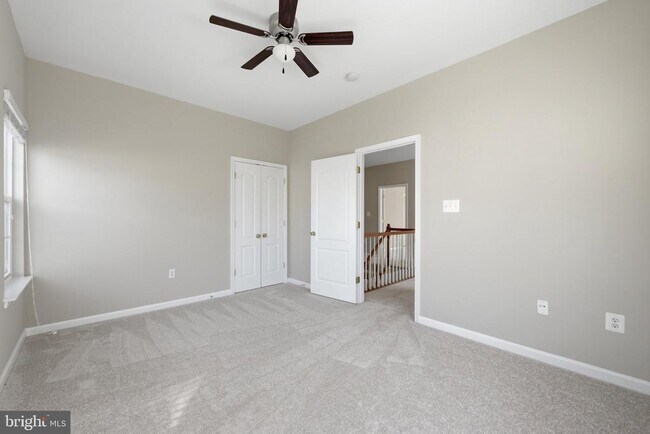 Building Photo - 300 Kintyre Ln