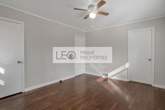 Building Photo - 751 Yale Pl SW