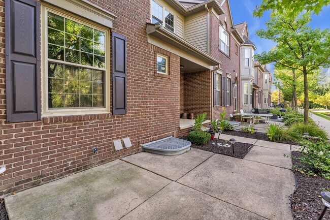 Building Photo - 41312 Maplewood Drive