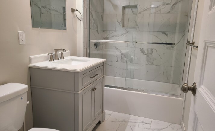 Building Photo - 724 Parker St