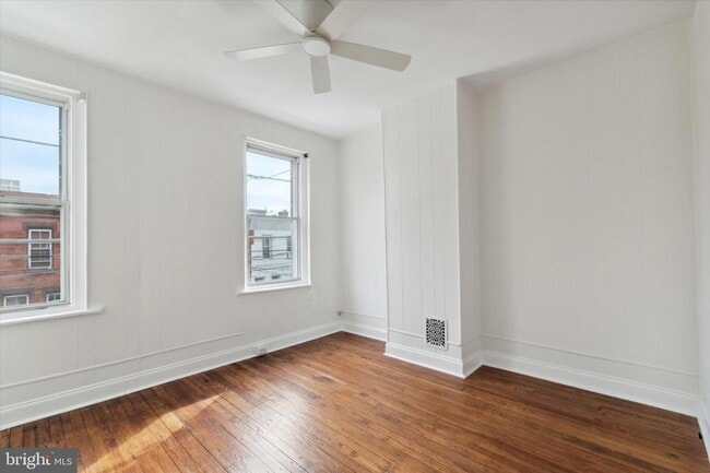 Building Photo - 1820 N Mascher St