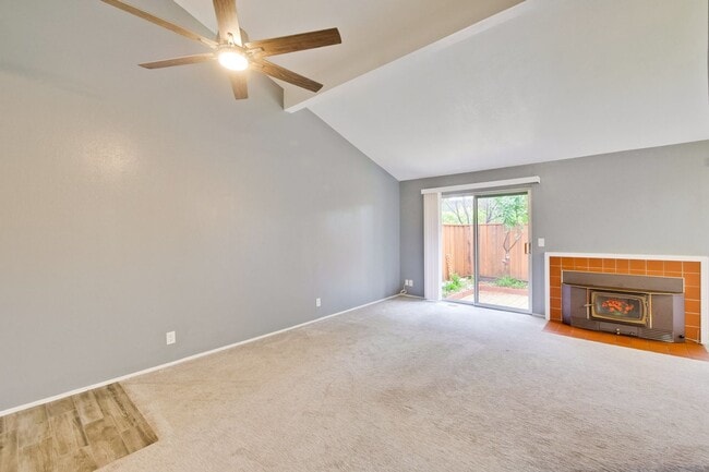 Building Photo - 10834 Northview Square