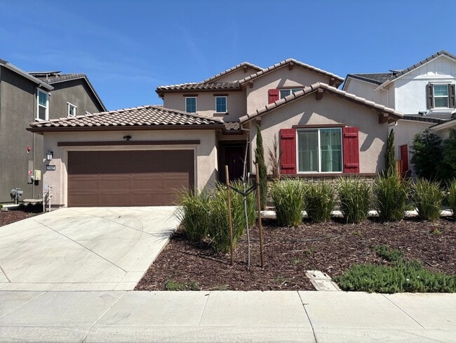 Primary Photo - Stunning 4 Bedroom 3.5 Bath Home WITH SOLA...