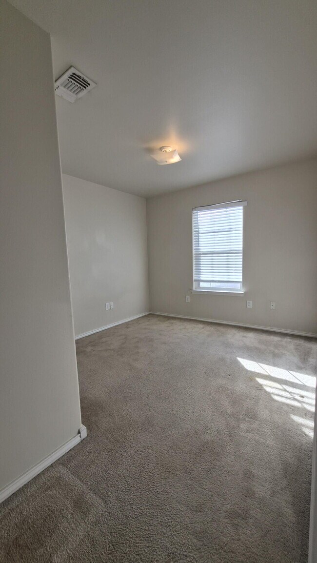 Building Photo - 6546 94th St