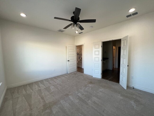 Building Photo - Easy Living with AMRR: Beautiful 4-Bedroom Home Near HEB