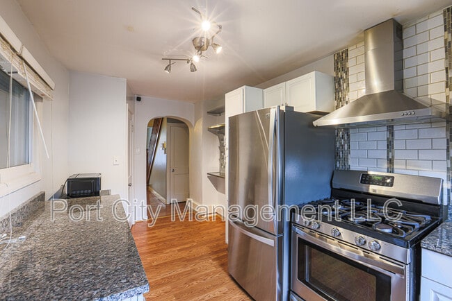 Building Photo - 328 S Collington Ave