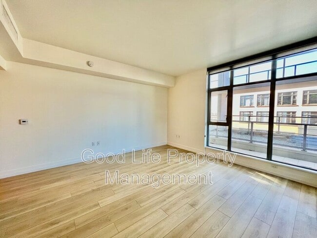 Building Photo - 575 Sixth Ave