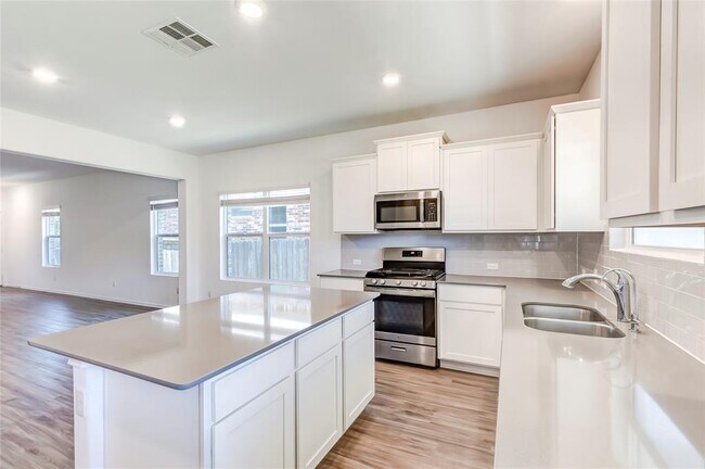 Building Photo - 1517 Brueggerhoff Rd