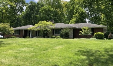 Building Photo - 926 Laurelwood Rd