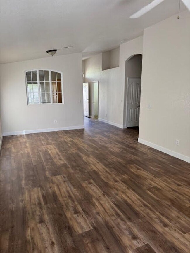 Building Photo - Nice Single Story Home in the Summerlin Area
