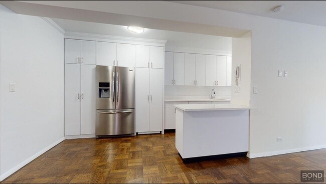 Building Photo - 20 Beekman Pl