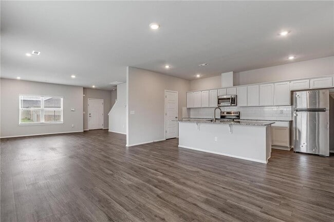 Building Photo - 923 S Nighthawk Ln