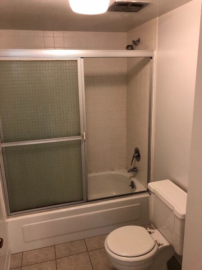 Building Photo - Penn Square