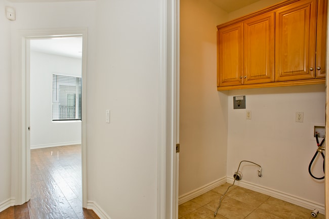 Building Photo - 2339 Chiquita Ln