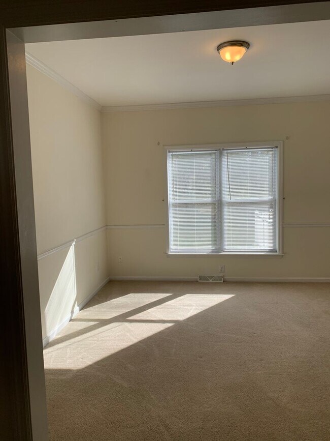 Building Photo - Beautiful Single Family For Rent NOW! Must...