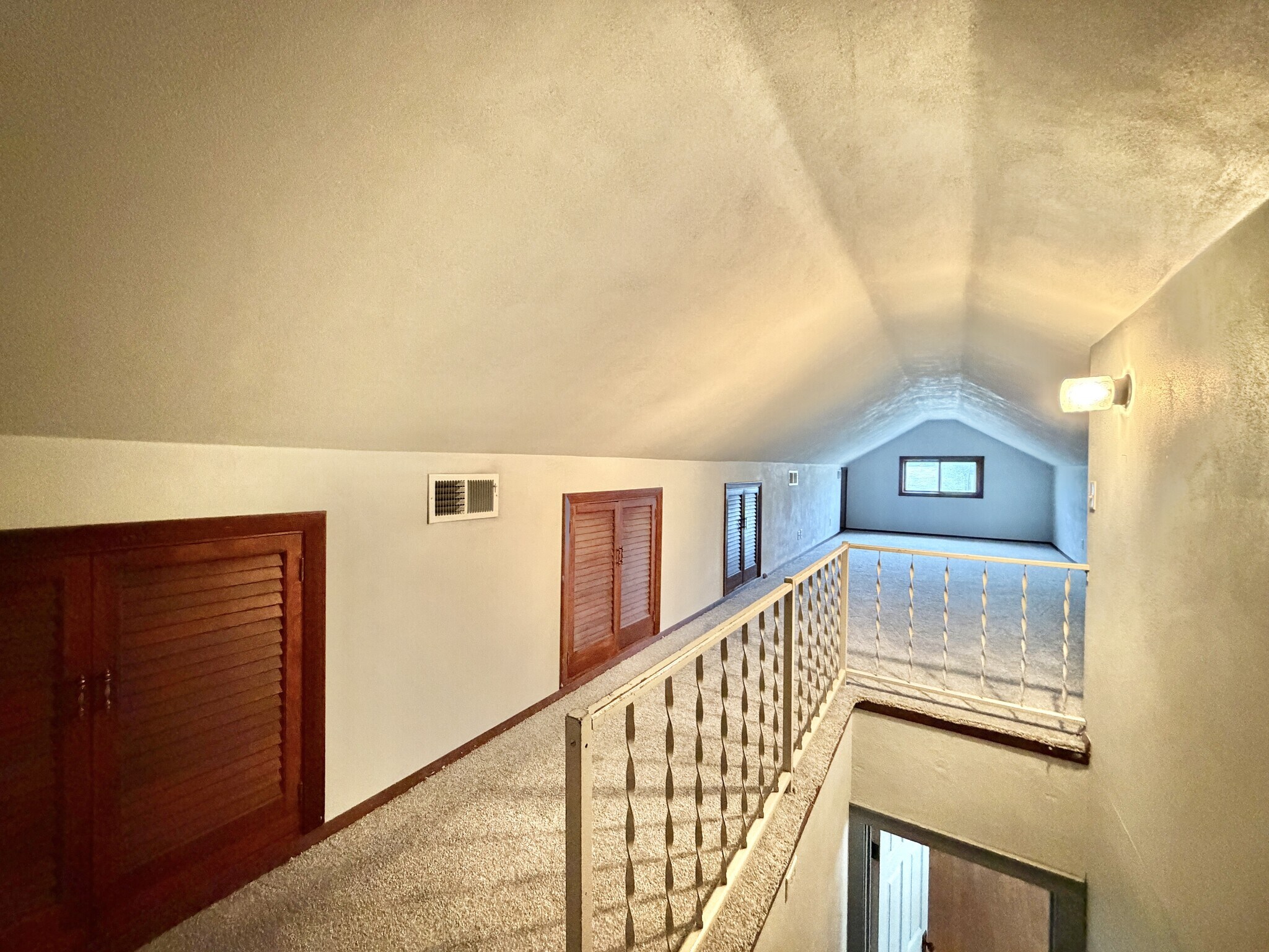 Building Photo - 607 N Palm St