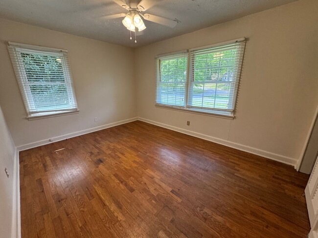 Building Photo - Cozy 3/1 House in East Rome- $1,495