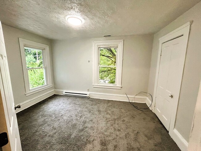 Building Photo - 7705 Star Ave