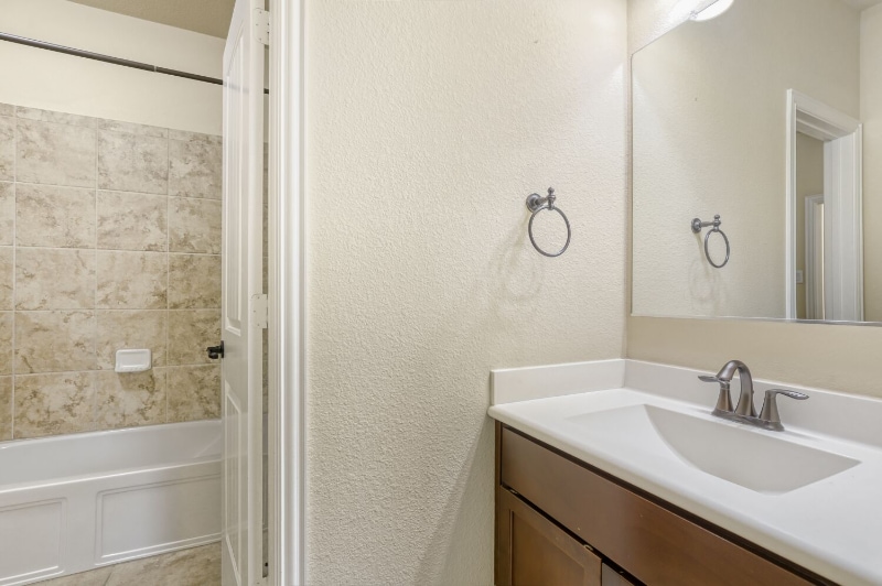 Building Photo - 1921 Autumn Run Ln