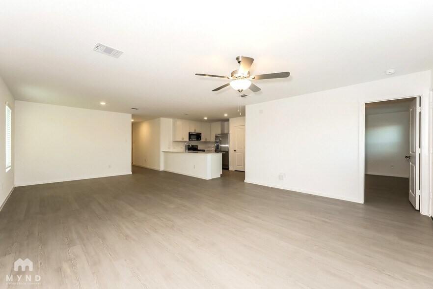 Building Photo - 2757 Ctr Crk Ln