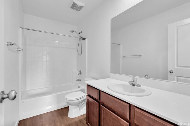 Building Photo - 698 Valmy Dr