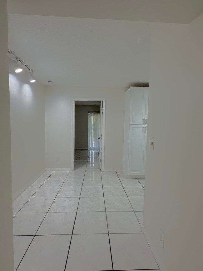 Building Photo - 13790 Bottlebrush Ct