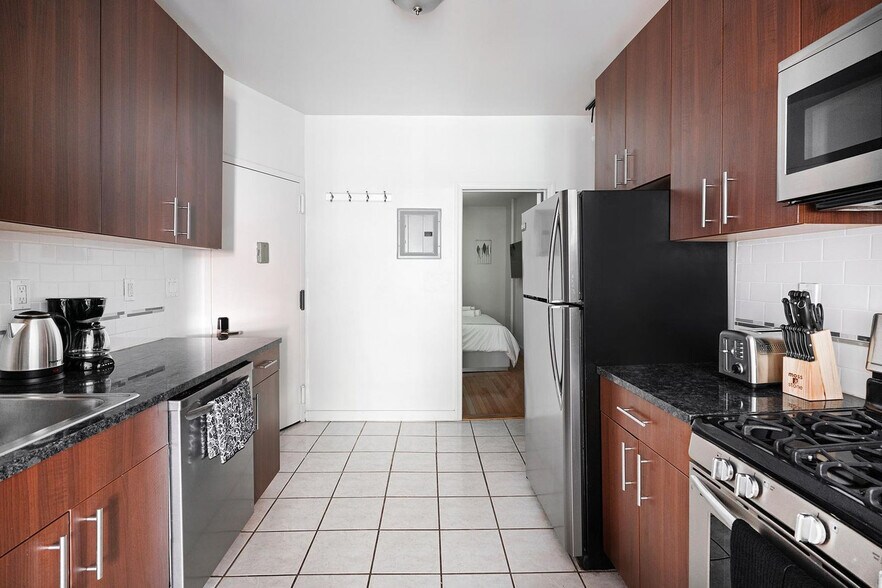 Building Photo - 75 9th Ave