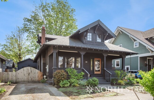 Building Photo - Beautifully Remodeled Classic Craftsman in Prime Portland Location