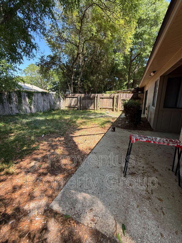 Building Photo - 1330 Pinnacle Dr