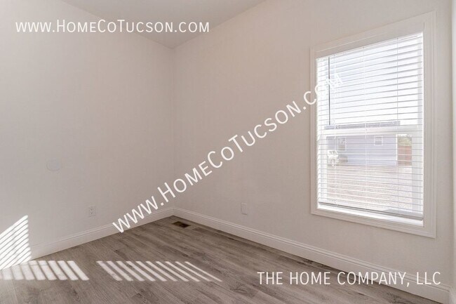 Building Photo - 11550 S Nogales Hwy