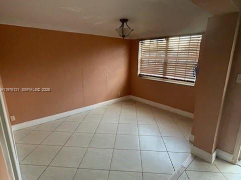 Building Photo - 3121 NE 12th Ave