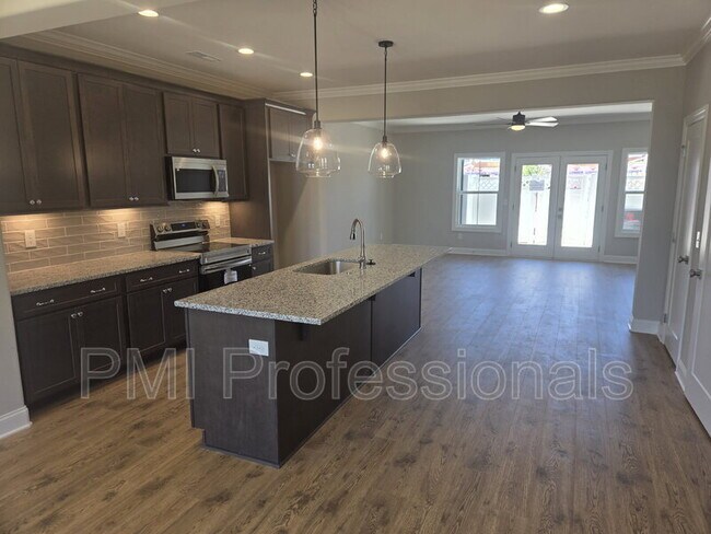 Building Photo - 1337 Rebecca Johns Dr