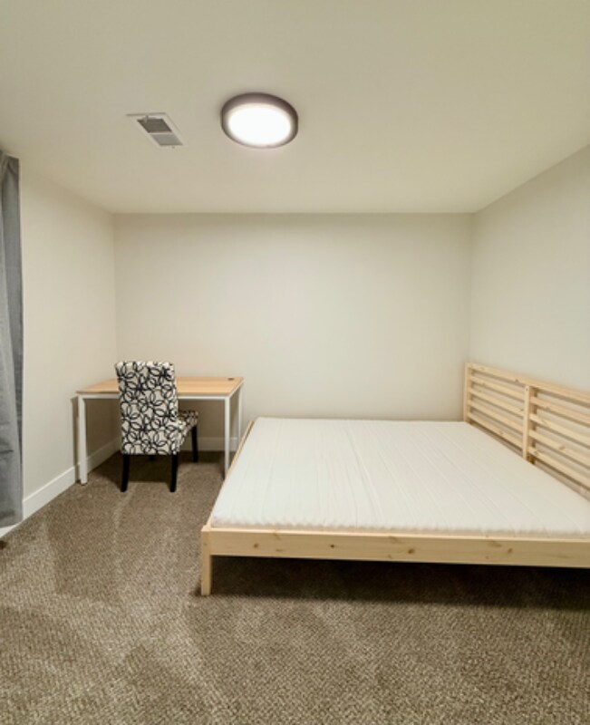 Building Photo - 9989 Dodge Dr