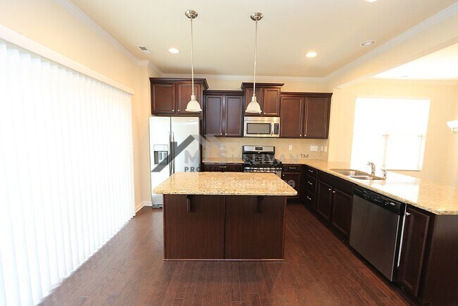 Building Photo - 200 Mt Evans Dr
