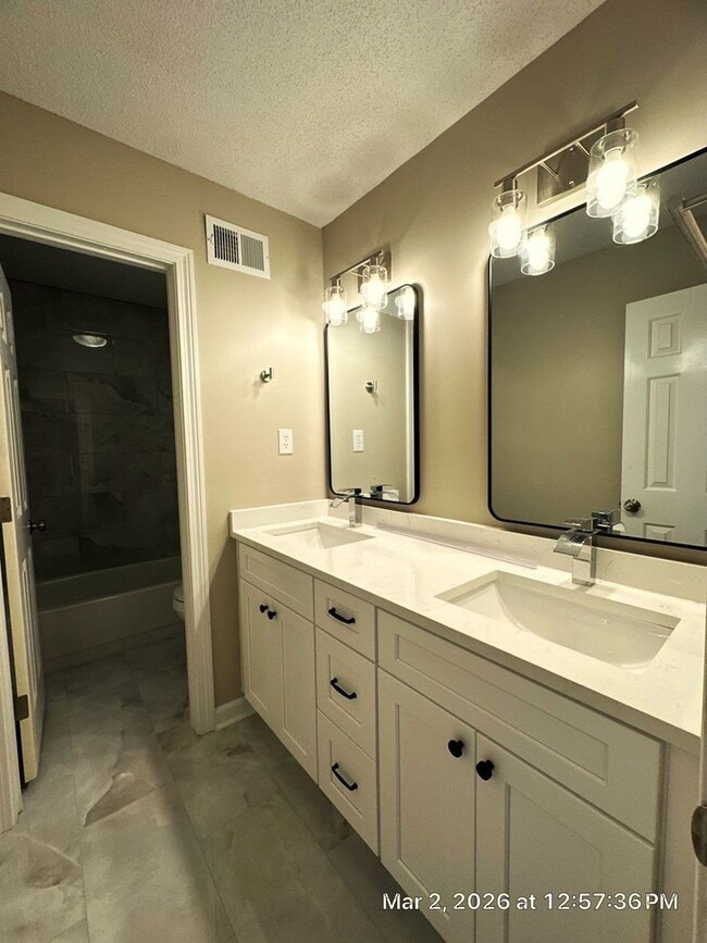 Building Photo - Germantown/ Gorgeous 5 Bedroom Home Newly Renovated