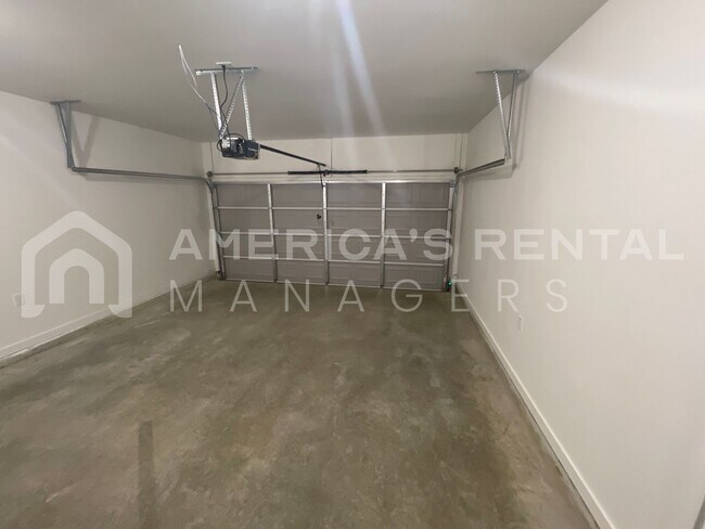 Building Photo - Home for Rent in Oak Grove, AL!!! Availabl...