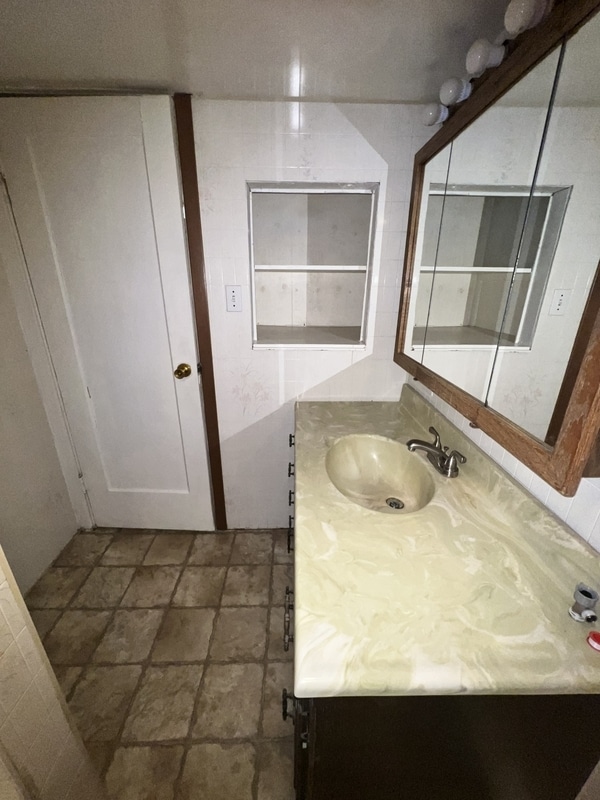 Building Photo - 132 S 200 E