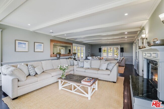 Building Photo - 6277 Sea Star Dr
