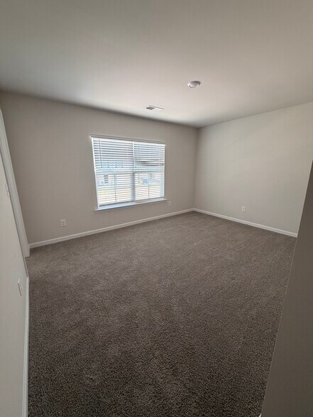 Building Photo - 706 Common Widgeon Way