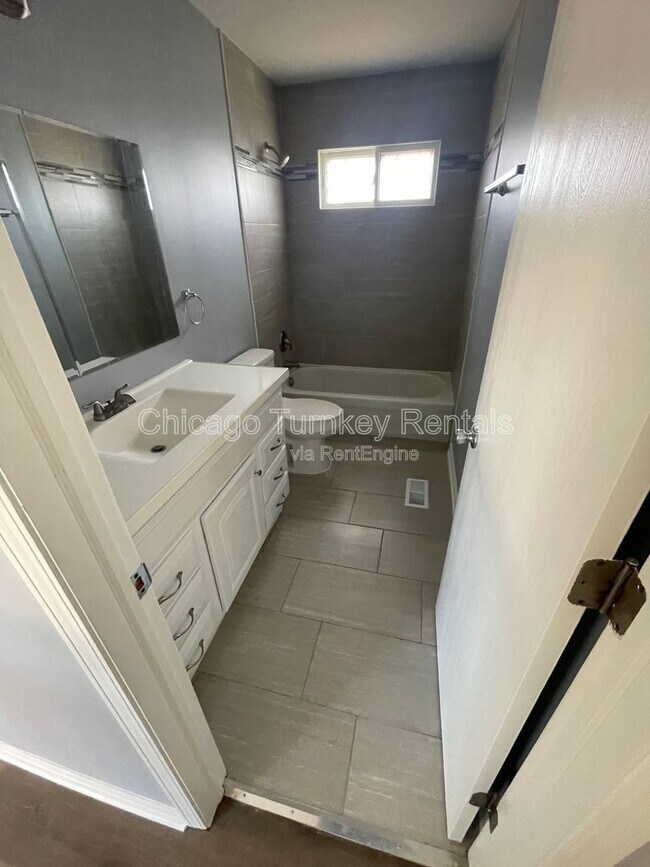 Building Photo - 5663 Allemong Dr