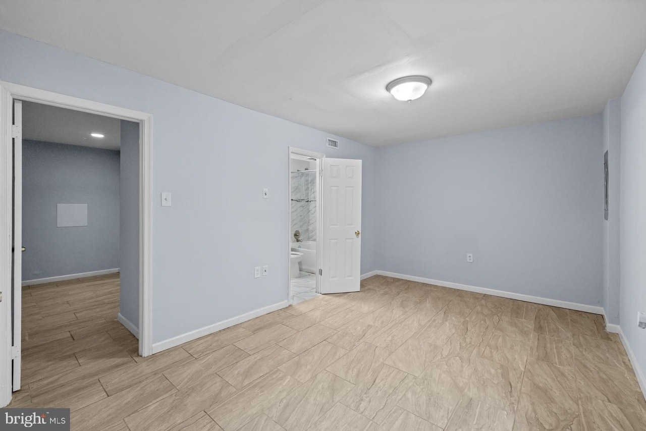 Building Photo - 12000 Hallandale Ter