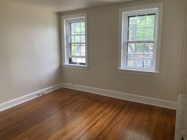 Building Photo - 164 W Baltimore Ave