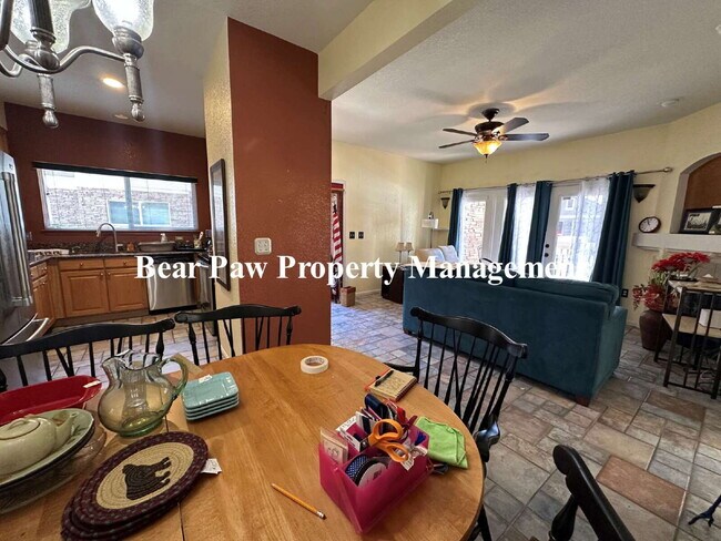 Building Photo - "Spacious 2-Bed, 2-Bath Condo Retreat"