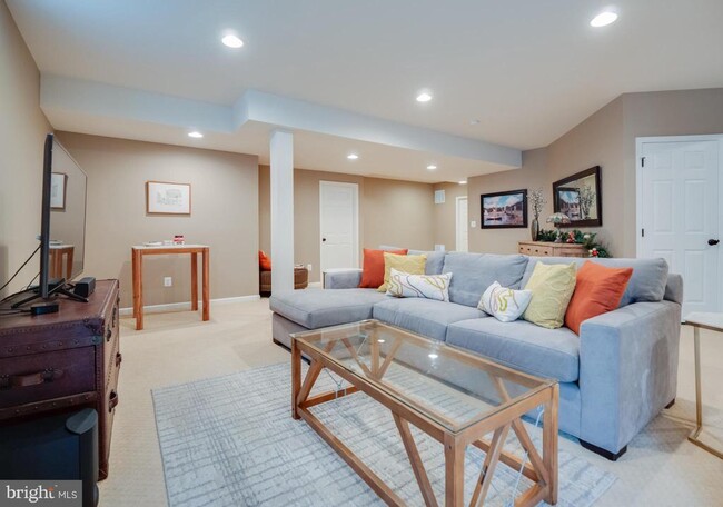 Building Photo - 23152 Evergreen Ridge Dr